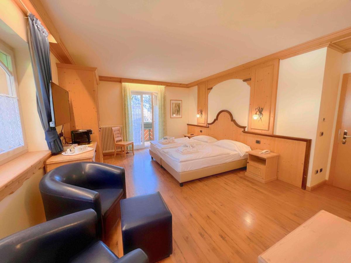 Junior Suite,1371534401:JPEG